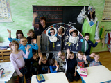 Naši školu opět navštívil mimozemšťan Hugo, únor 2014
